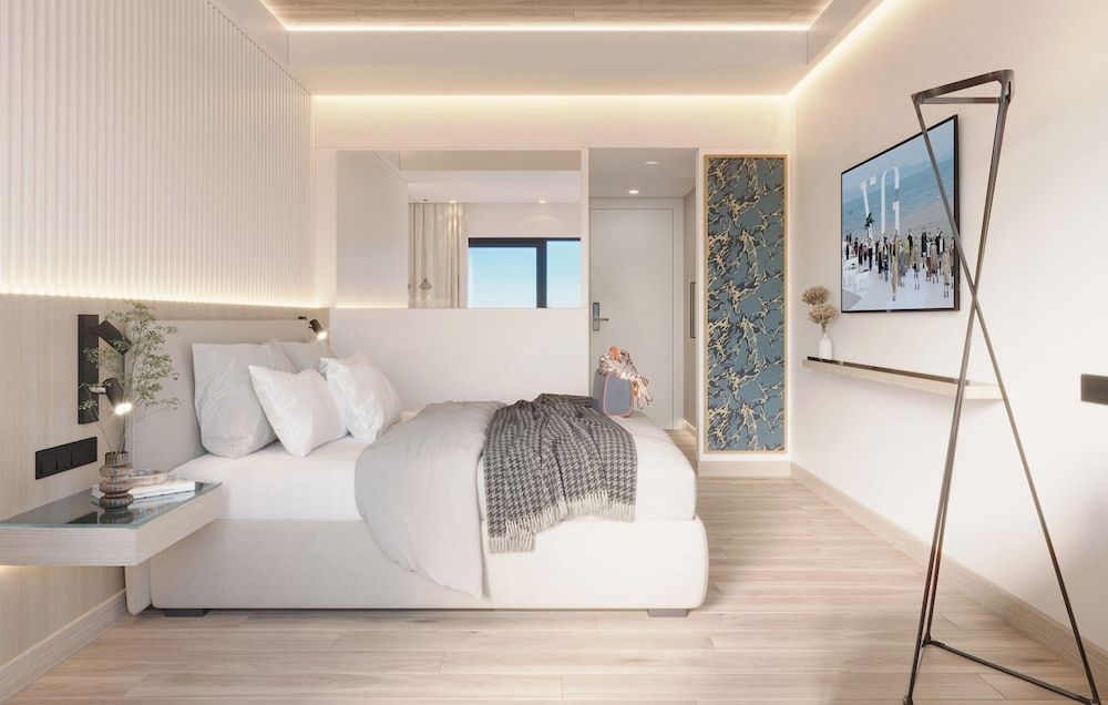 Hotel Mediterranean Signature Room, Sea View 4