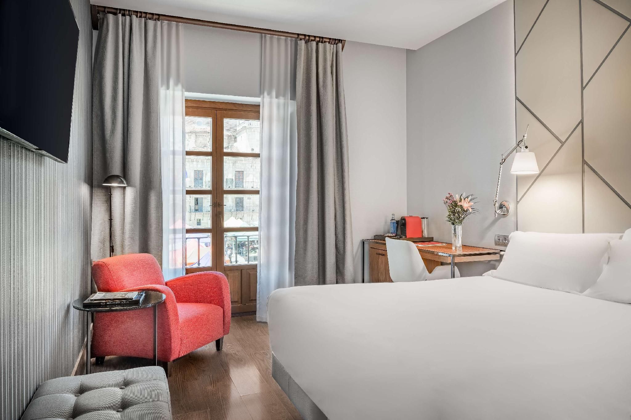 Superior Room with View