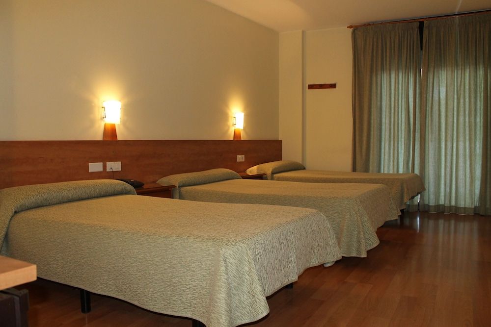 Hotel Flora Parc Triple Room 2