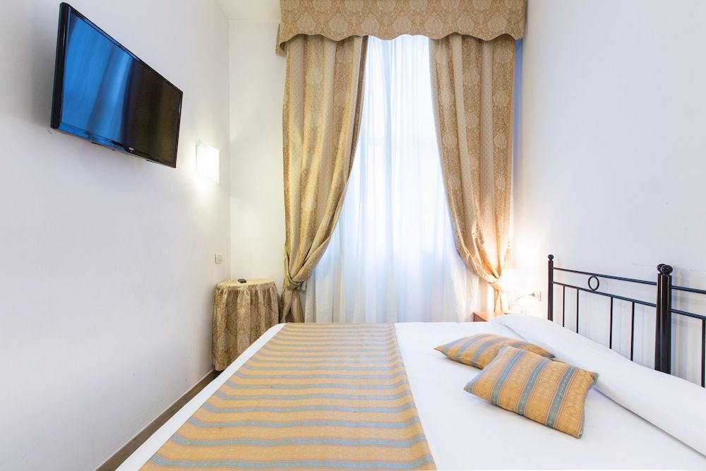 Hotel Agli Artisti Triple Room 4