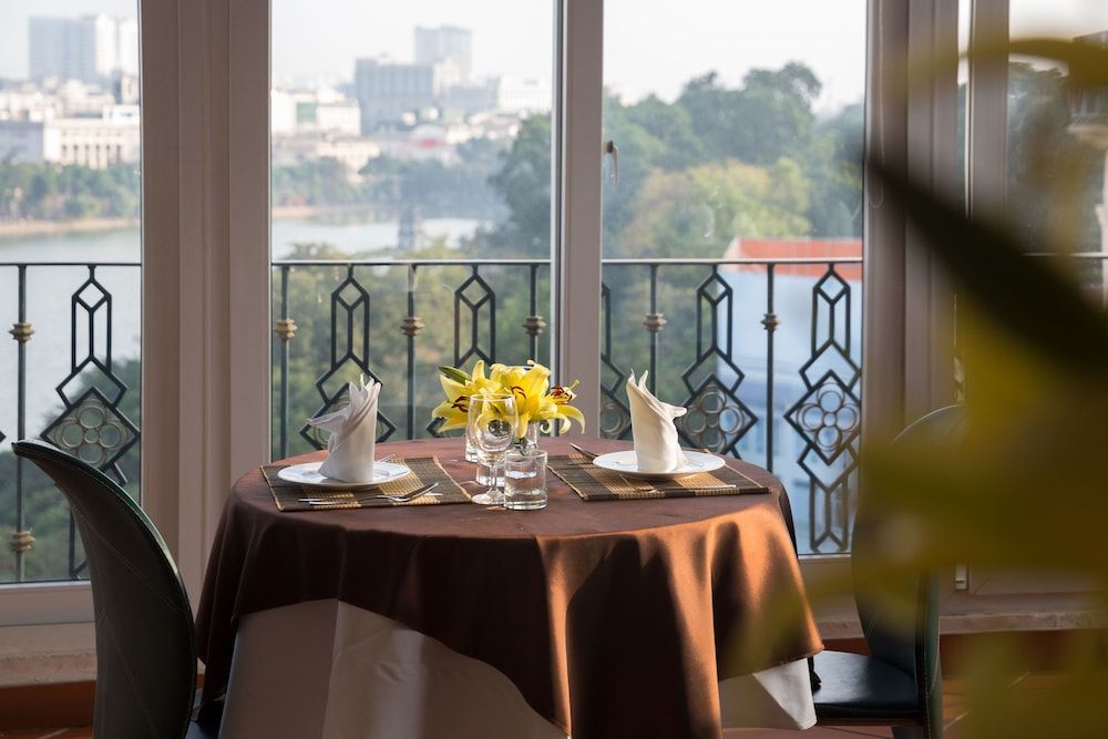 undefined Lakeside Palace Hotel 4