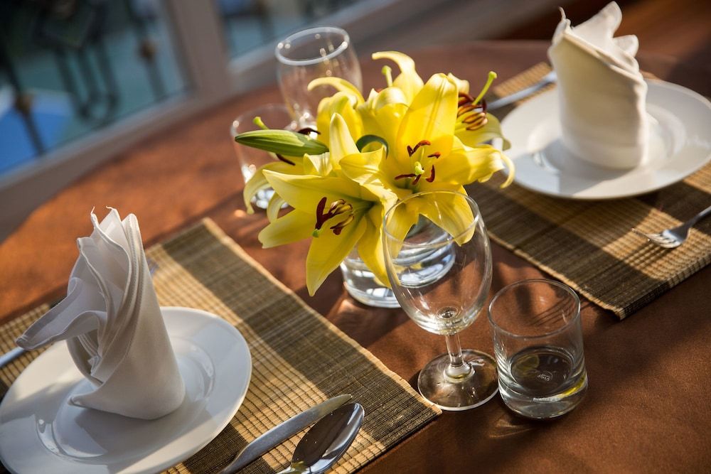 undefined Lakeside Palace Hotel 8