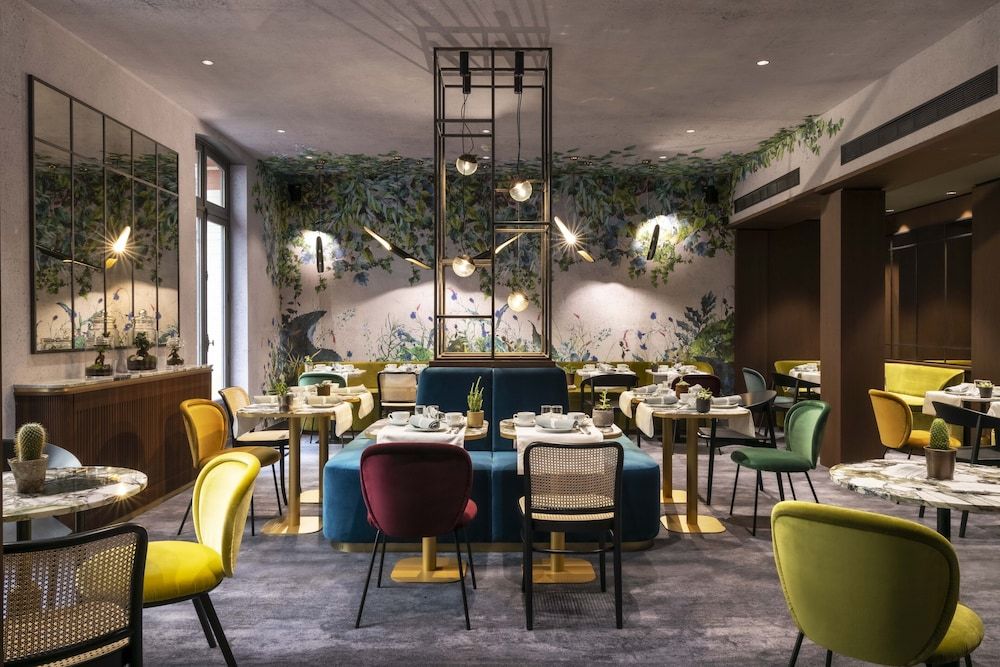 undefined Victoria Palace Hotel Paris