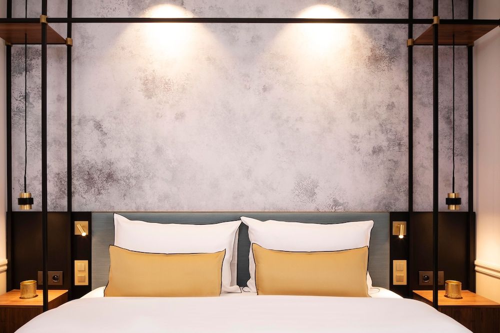 undefined Victoria Palace Hotel Paris 4