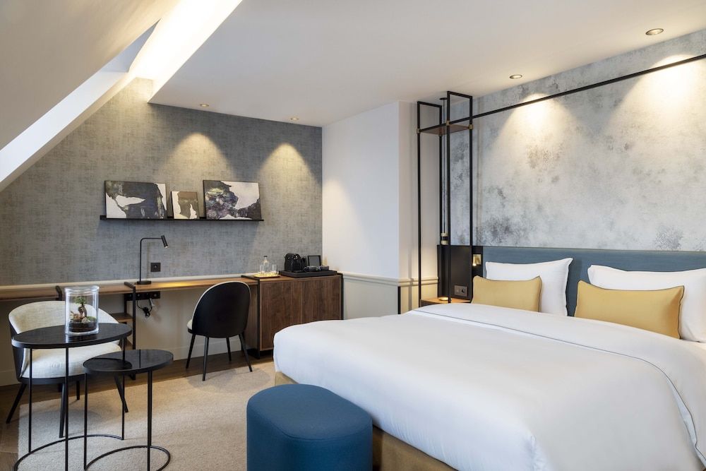 undefined Victoria Palace Hotel Paris 4