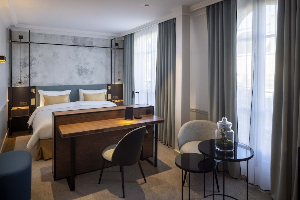 Victoria Palace Hotel Paris Suite 8