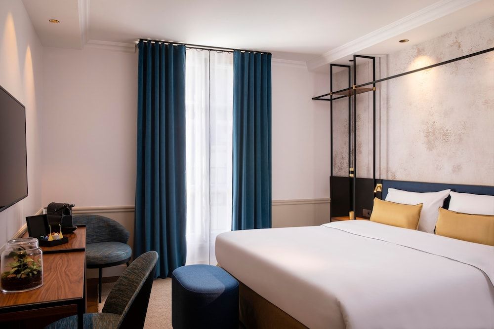 undefined Victoria Palace Hotel Paris 2