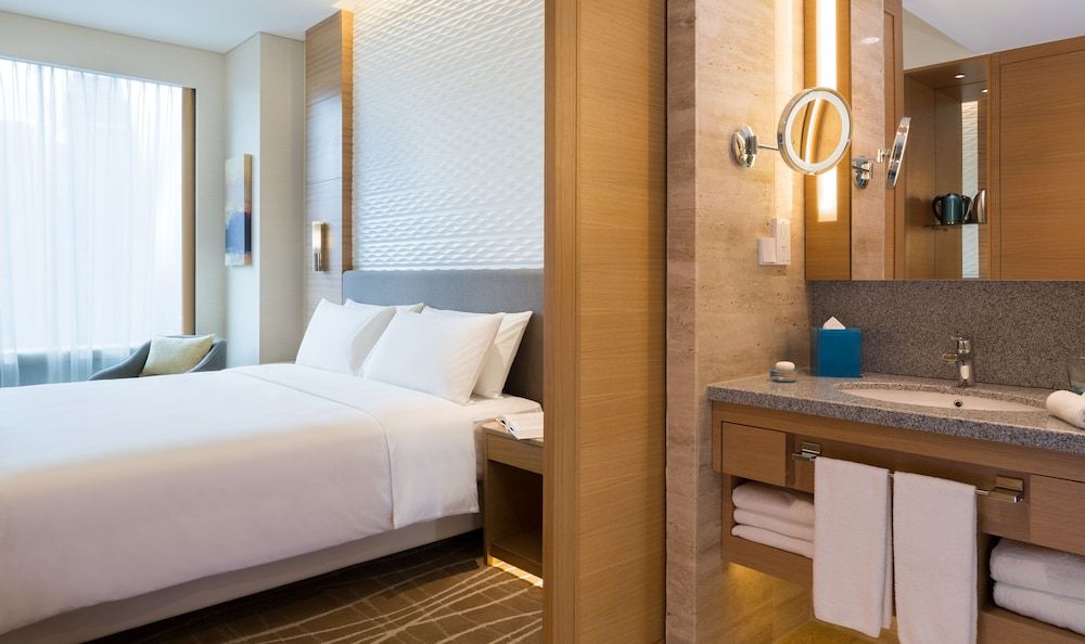 JEN Singapore Orchardgateway by Shangri-La Superior Room, 1 King Bed 3