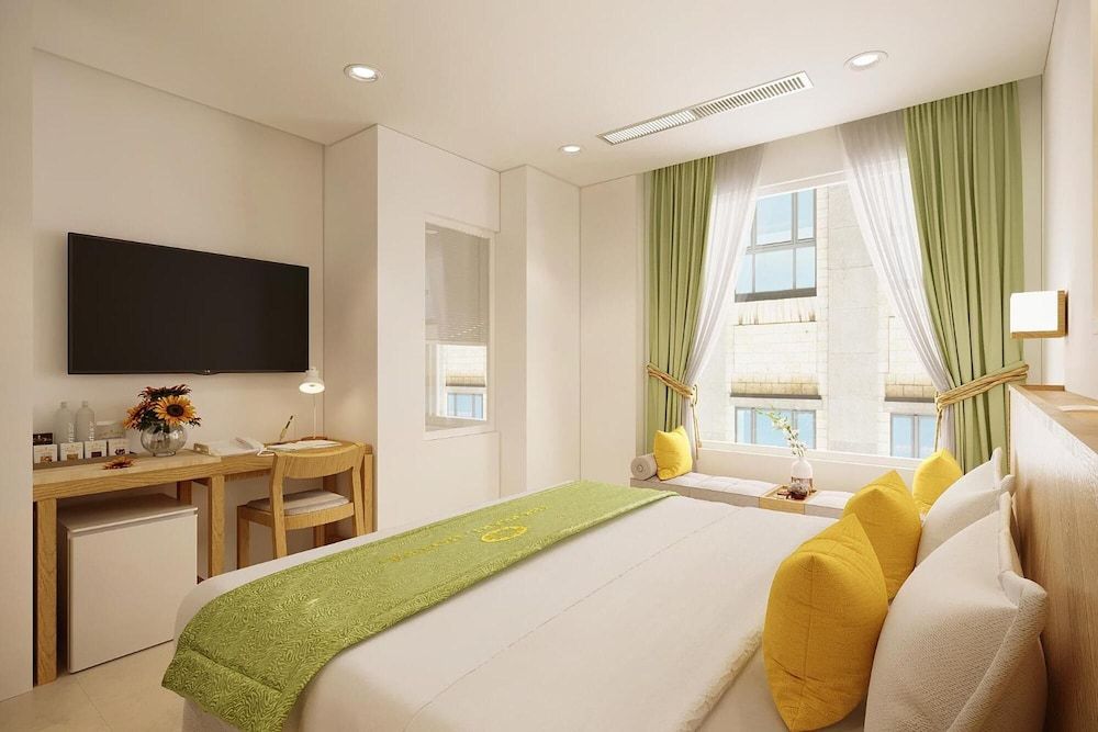undefined The Pearl Hotel 10