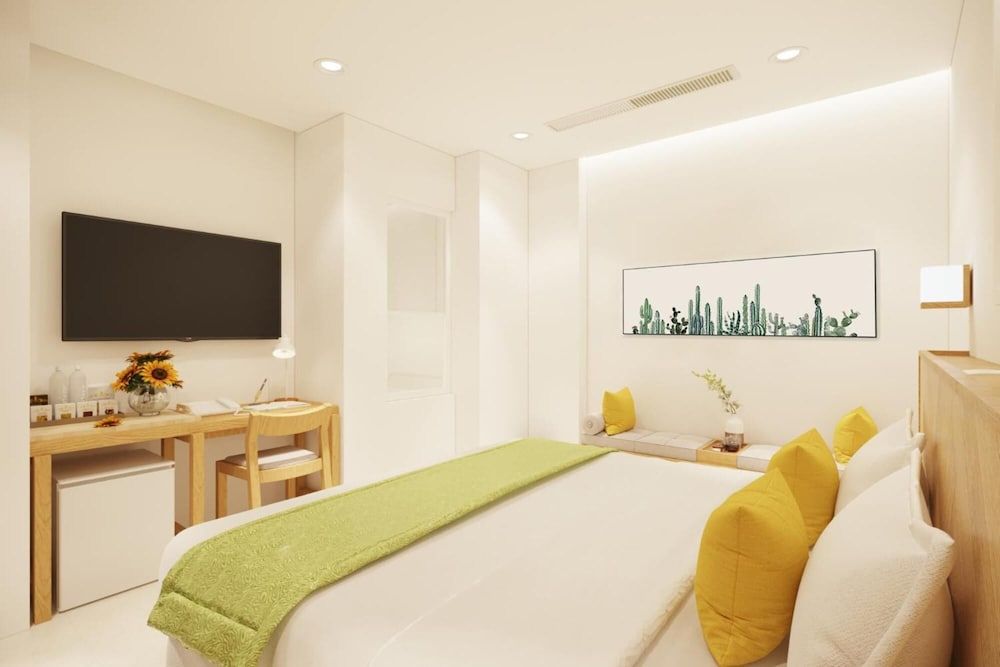 undefined The Pearl Hotel 3