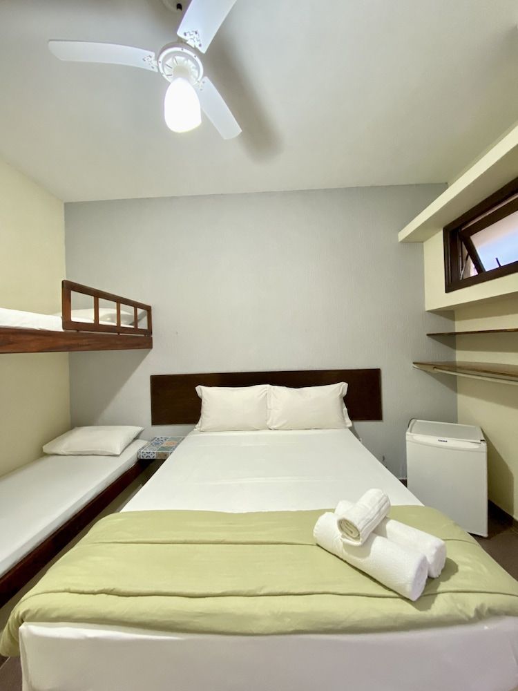 Room (Lateral)