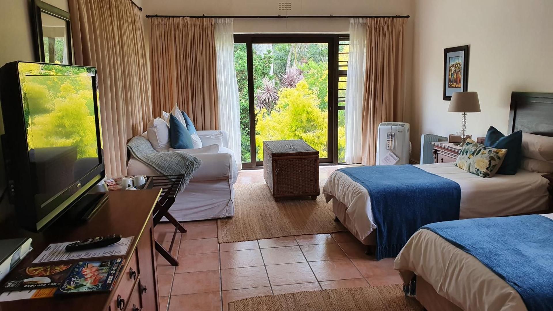 Large Luxury Double or Twin Room with Mountain View