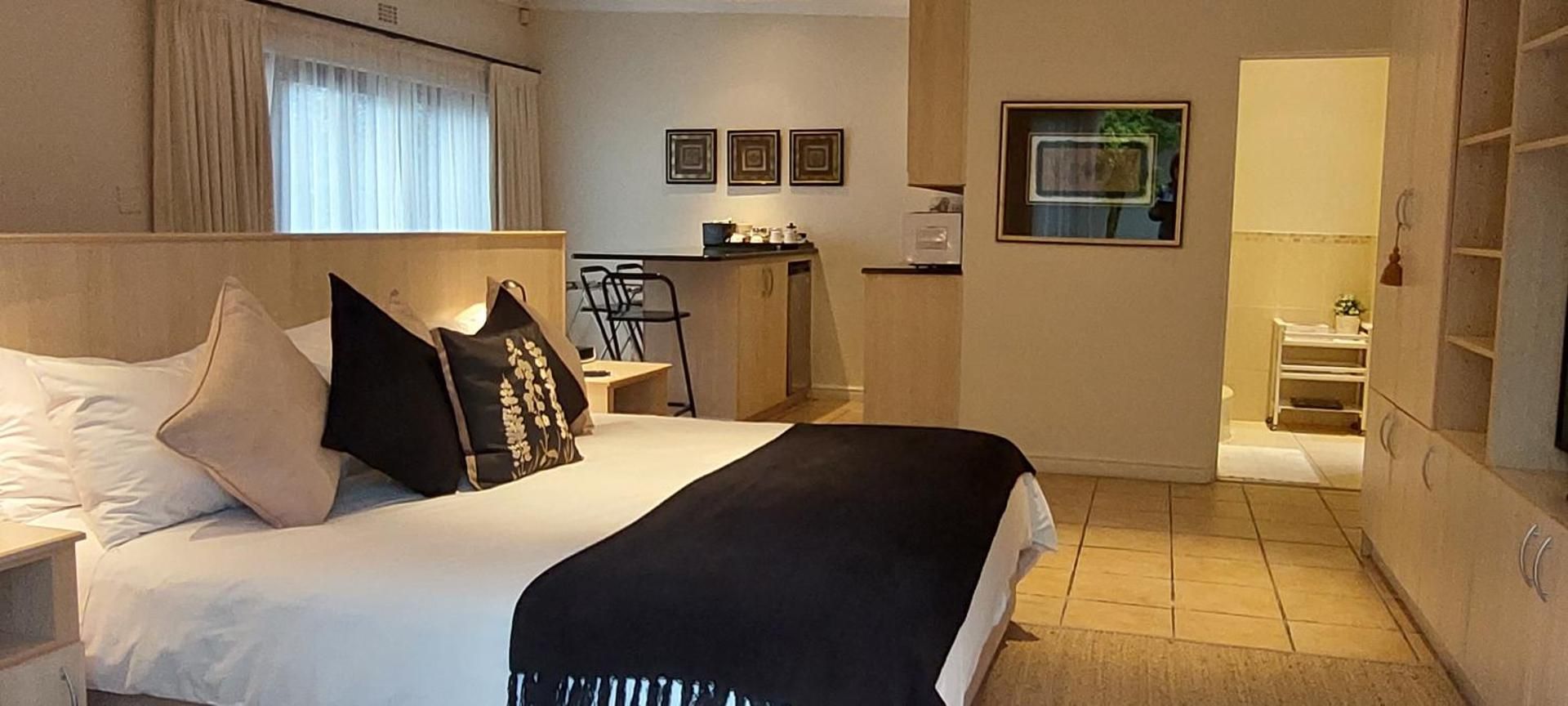 Luxury Double or Twin Room with Kitchenette