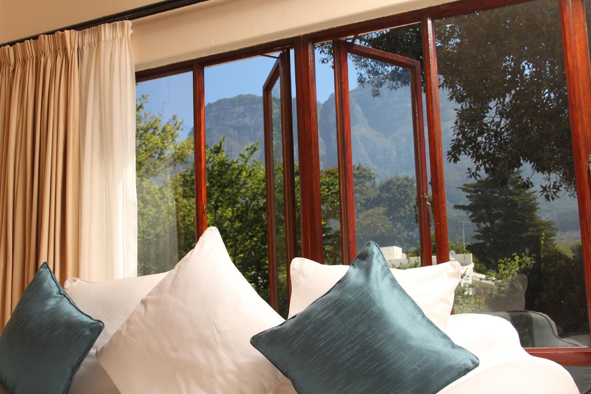 Riversong Guest House The Mountain View Room 9