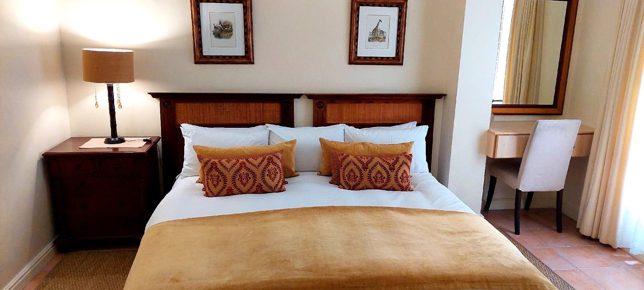 Luxury Suite King Bed