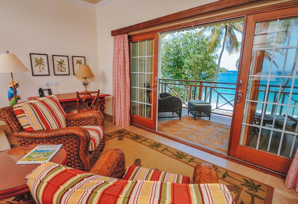 Bequia Beach Hotel Luxury Resort & Spa Suite, 2 Twin Beds, Beach View, Beachfront 9