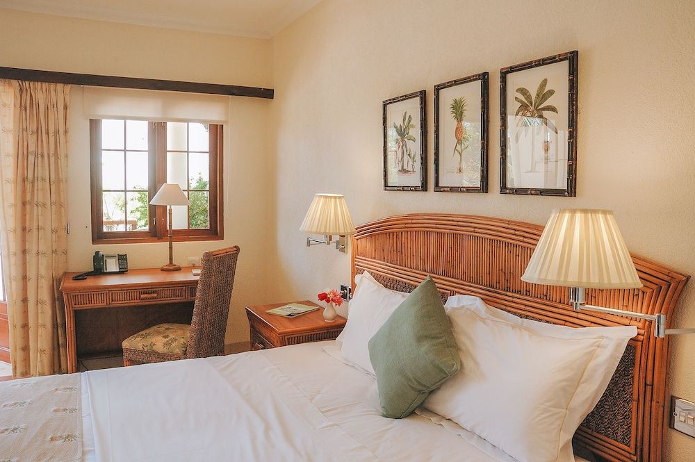 Bequia Beach Hotel Luxury Resort & Spa Classic Suite, 2 Bedrooms (Family)