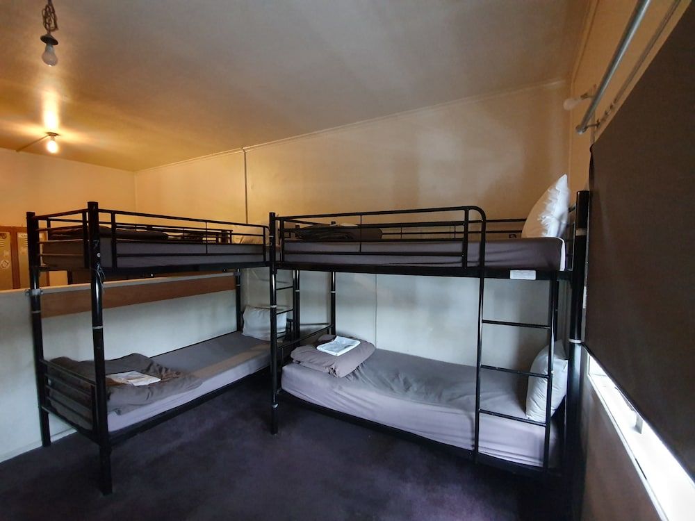 undefined Uenuku Lodge - Hostel 8