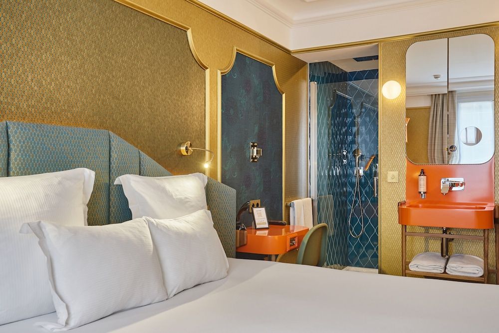 undefined Idol Hotel 4