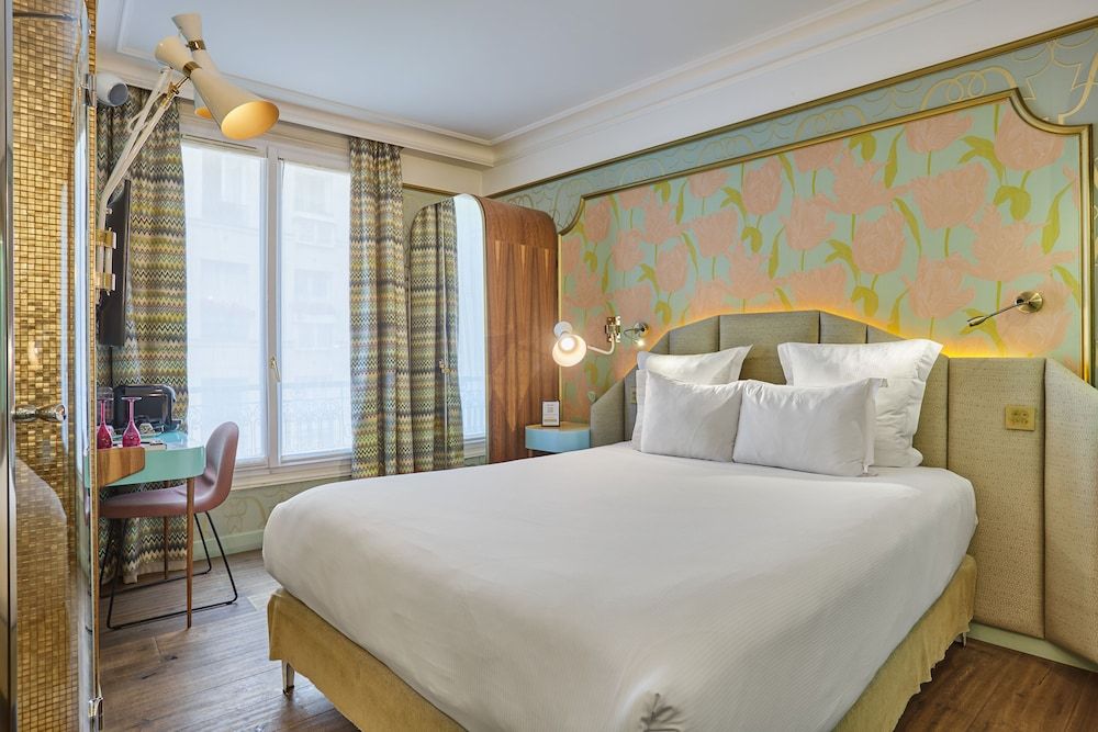 Idol Hotel Double Room (Lady soul) 6