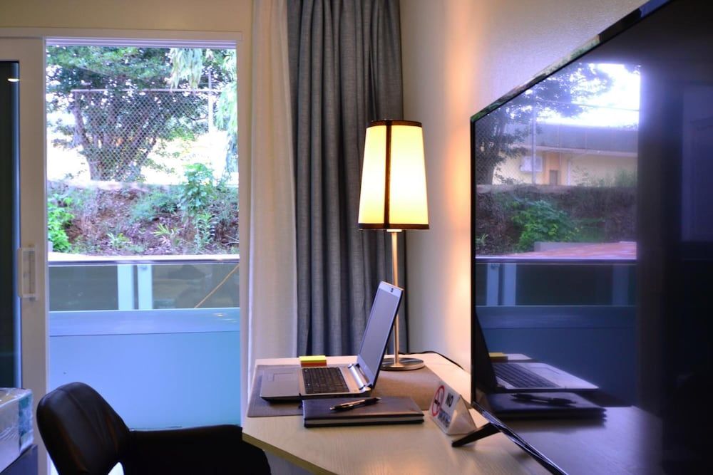 Quint's Travelers Inn Queen Room 3