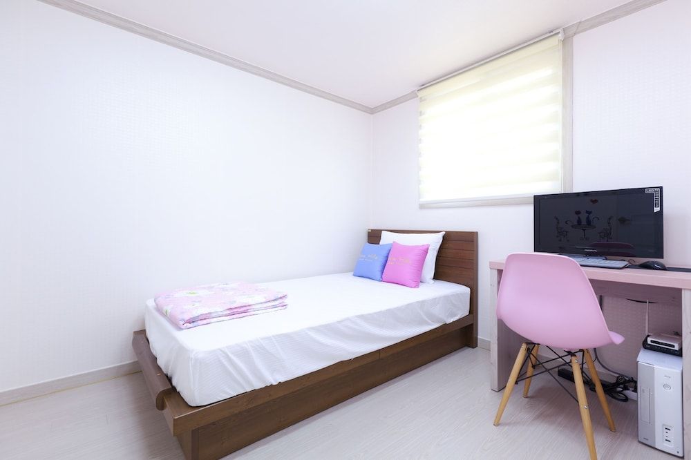 undefined Wow Hills Guest House 2