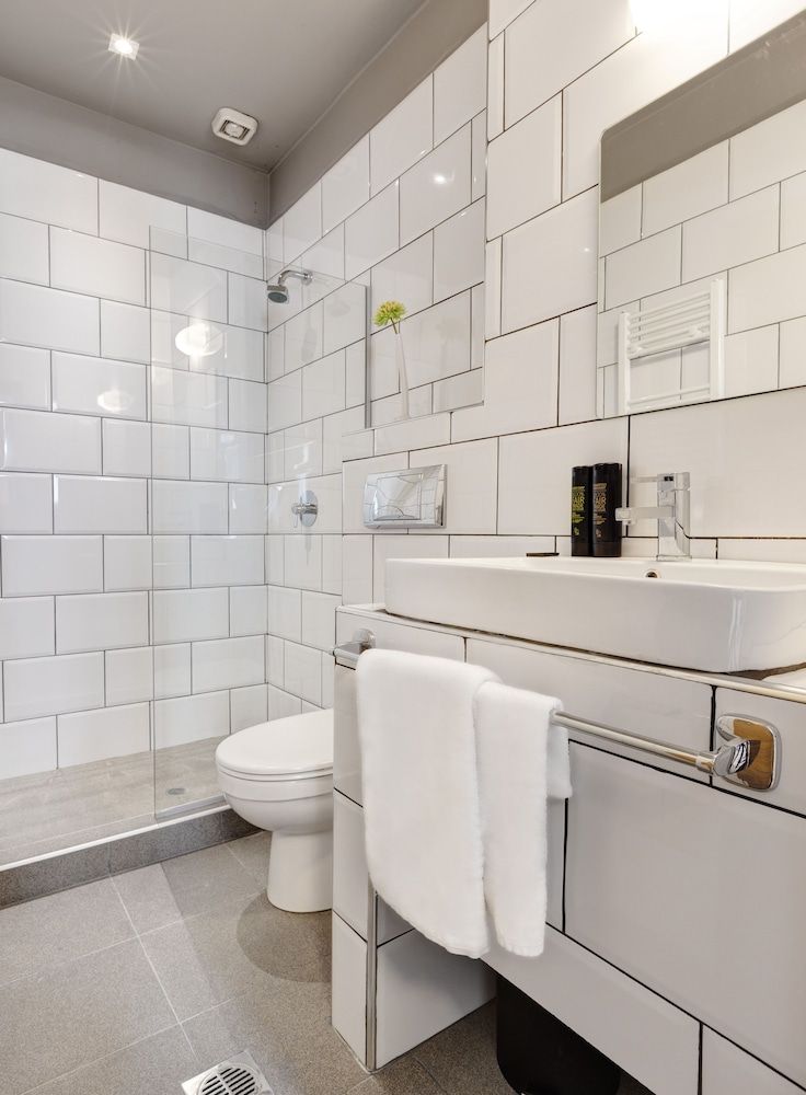 COLORS Central Ladadika Business Room (Economy) 11