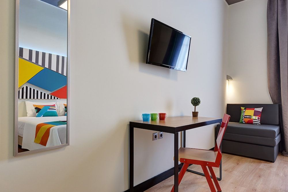 COLORS Central Ladadika Room (Fresh ) 13