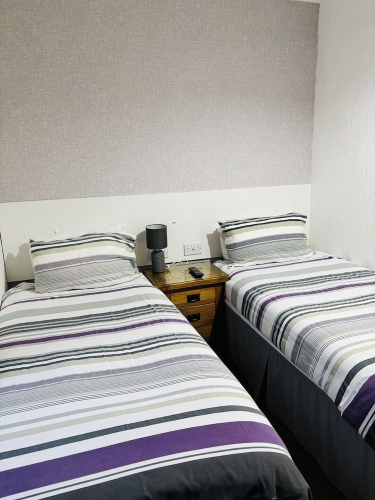 Carnson House Twin Room, Ensuite 2