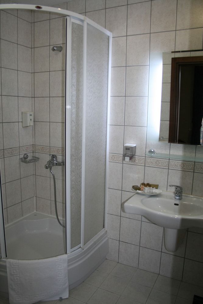 Nysa Hotel Standard Room, Garden View 5