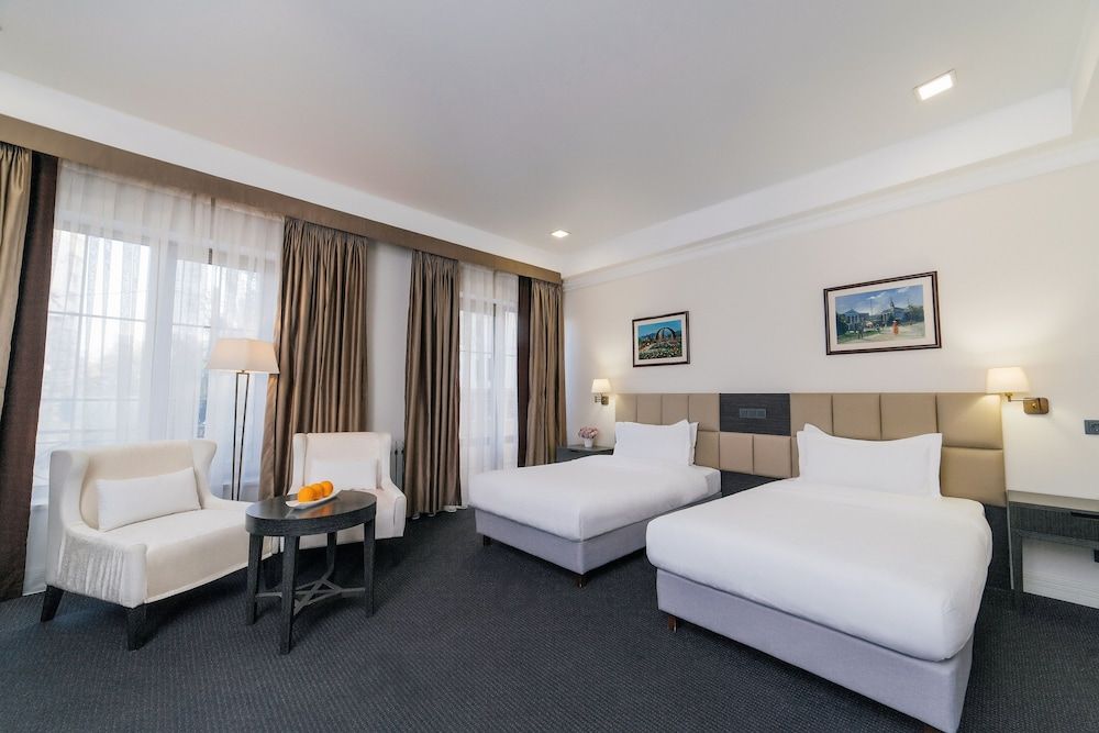 Ambassador Hotel Family Room 8