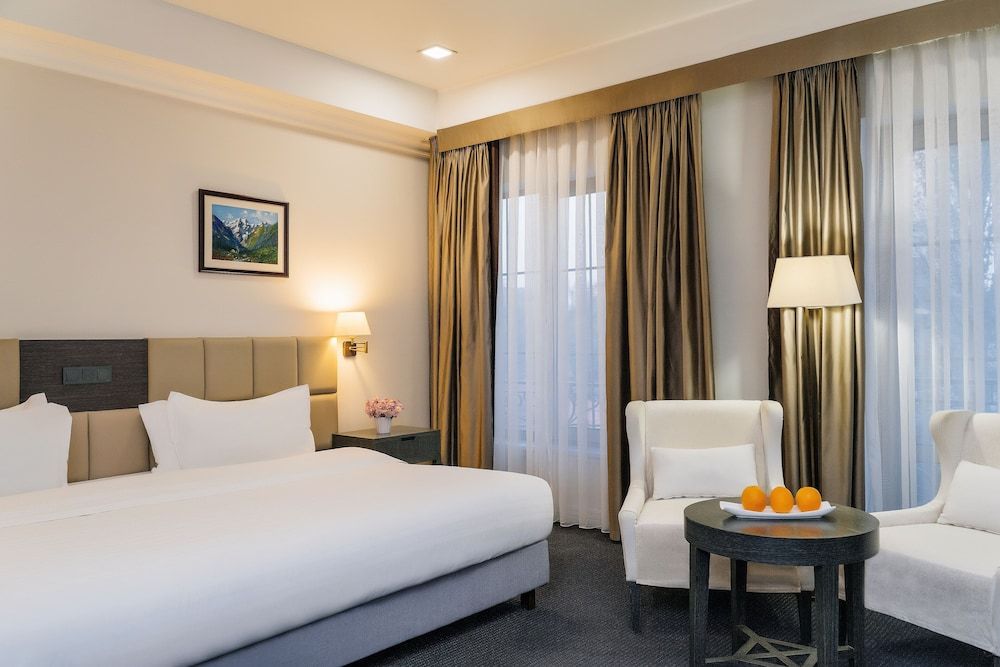 Ambassador Hotel Family Room 9