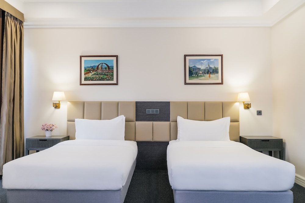 Ambassador Hotel Family Room 6