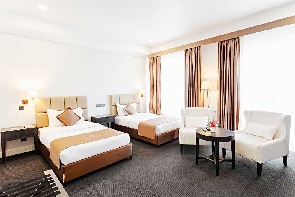 Ambassador Hotel Family Room 3