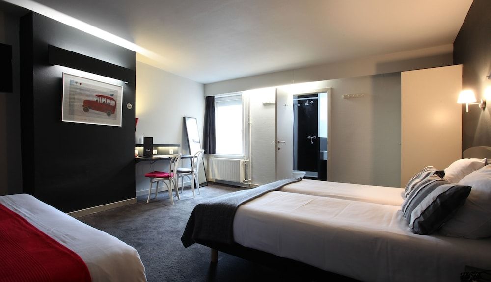 Hotel La Royale Family Room 2