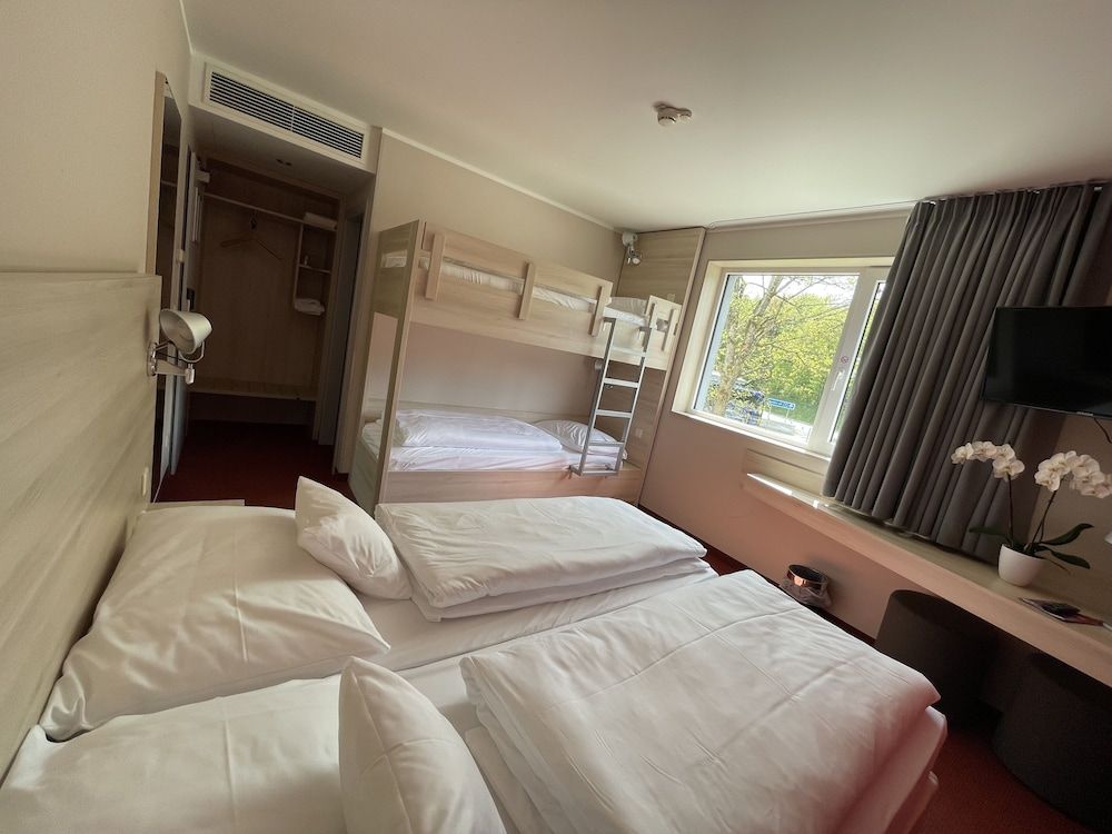 Serways Hotel Spessart Sud Family Room 2