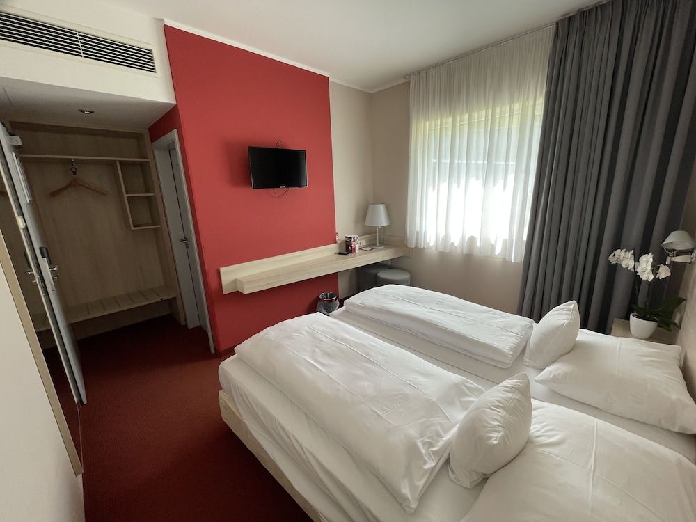 Serways Hotel Spessart Sud Standard Double Room 2