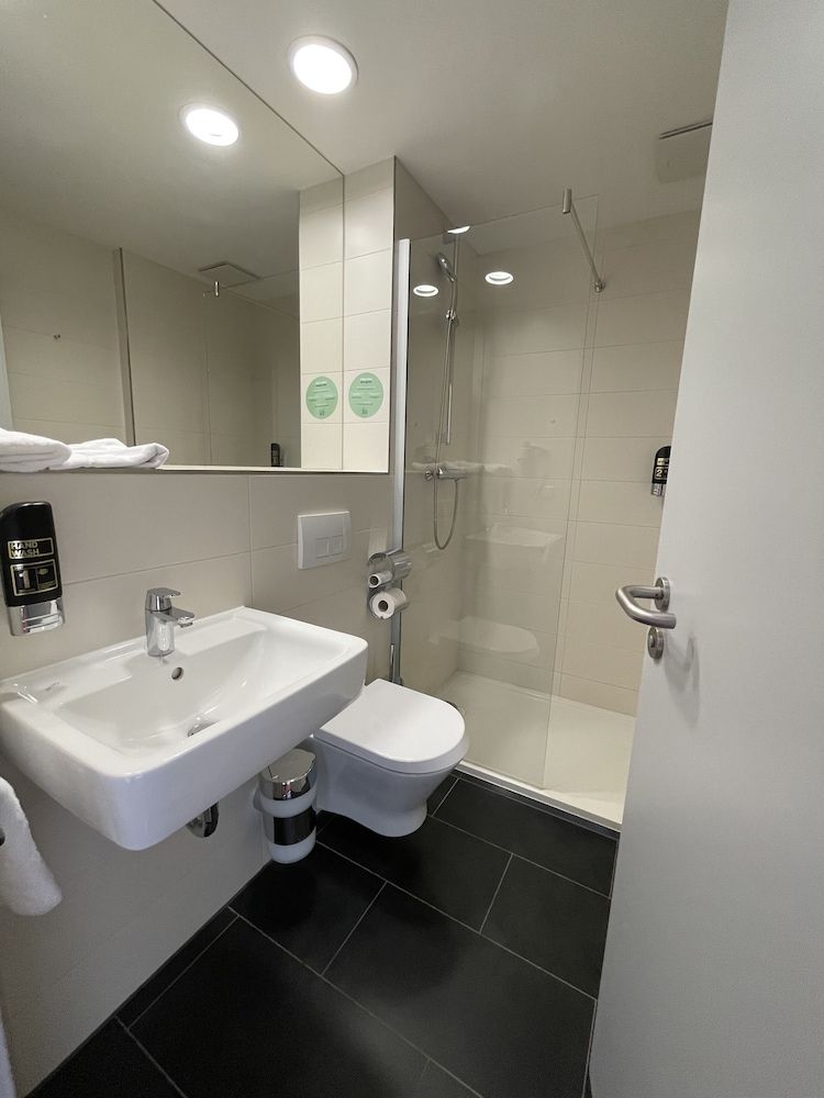 Serways Hotel Spessart Sud Family Room 4