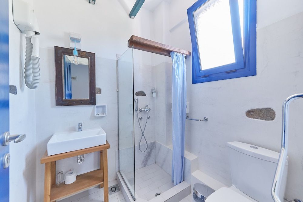 Atheras Classic Triple Room 8