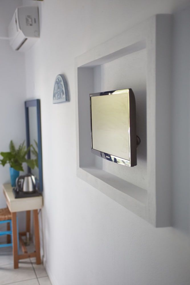 Atheras Classic Triple Room 13