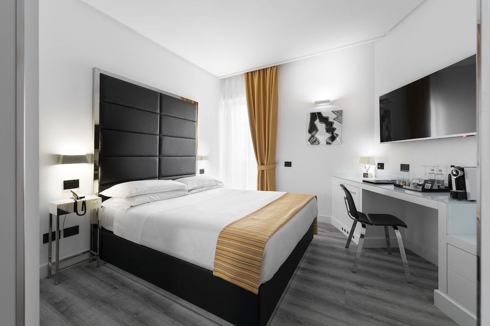 LHP Napoli Palace & spa Classic Room 2