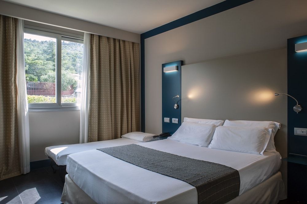 La Meridiana Bleisure Hotel Superior Triple Room 5