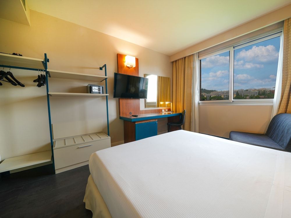 La Meridiana Bleisure Hotel Superior Triple Room 4