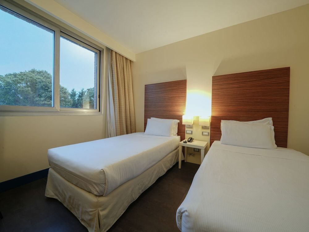 La Meridiana Bleisure Hotel Comfort Twin Room 3
