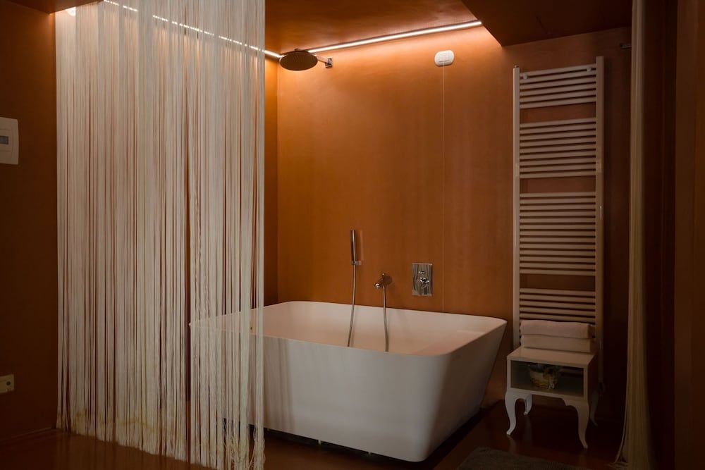 Albergo Trattoria Alessi Luxury Suite, 1 King Bed, Bathtub 13