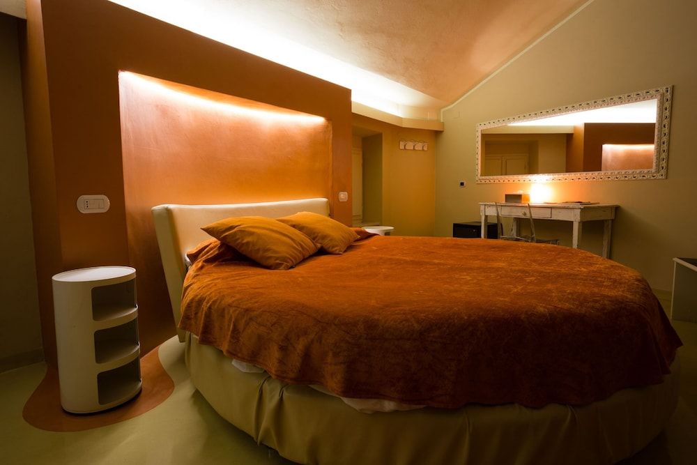 Albergo Trattoria Alessi Luxury Suite, 1 King Bed, Bathtub 6