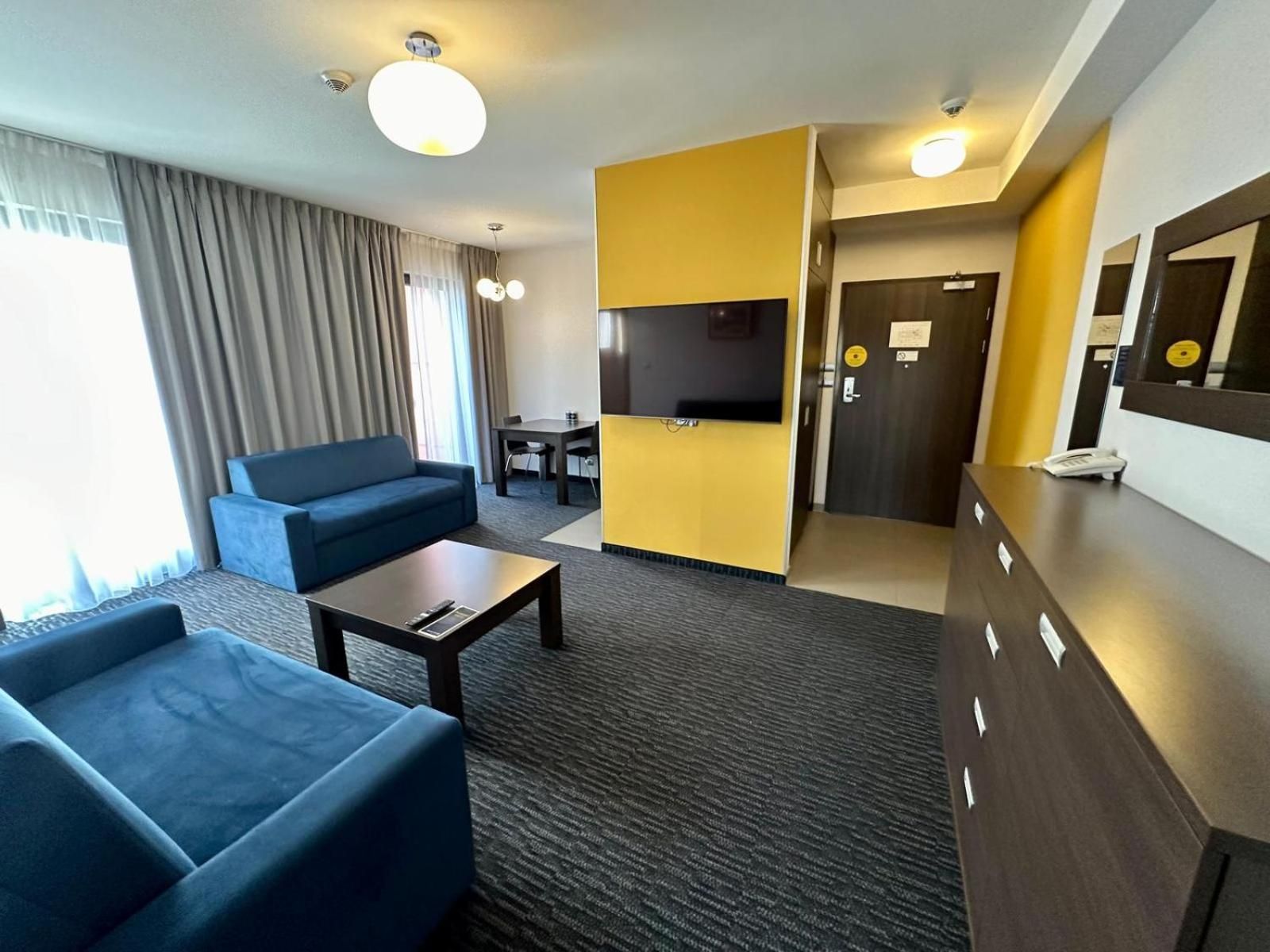 Studio Plus - 2 Single Beds