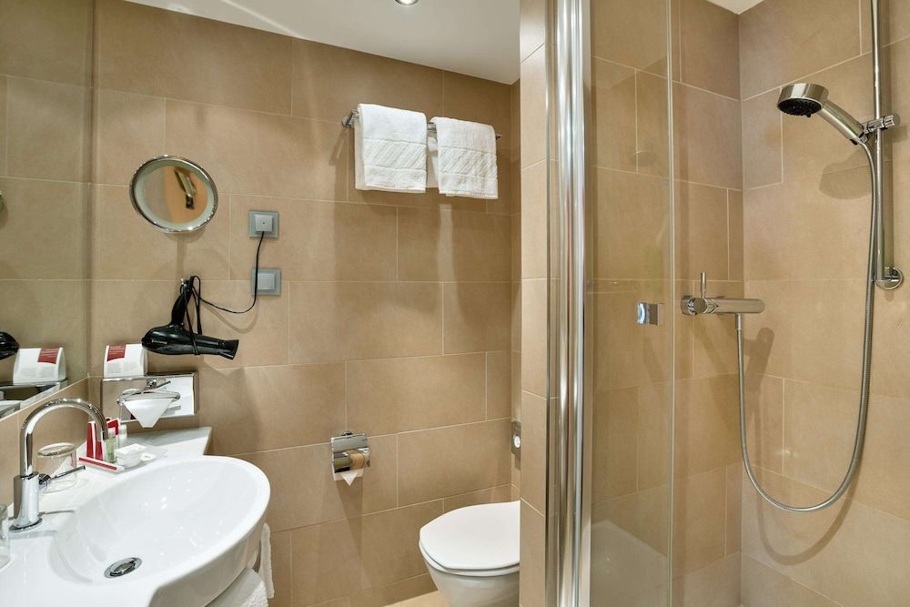 Austria Trend Hotel Ananas Classic Twin Room 6