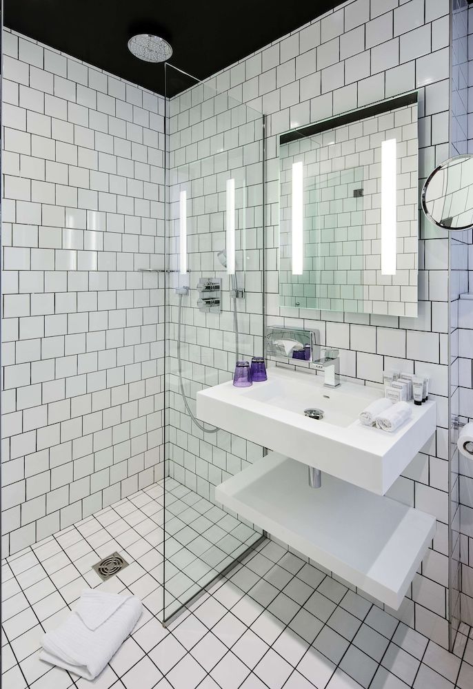 Best Western Premier Faubourg 88 Classic Room, 1 Queen Bed 2