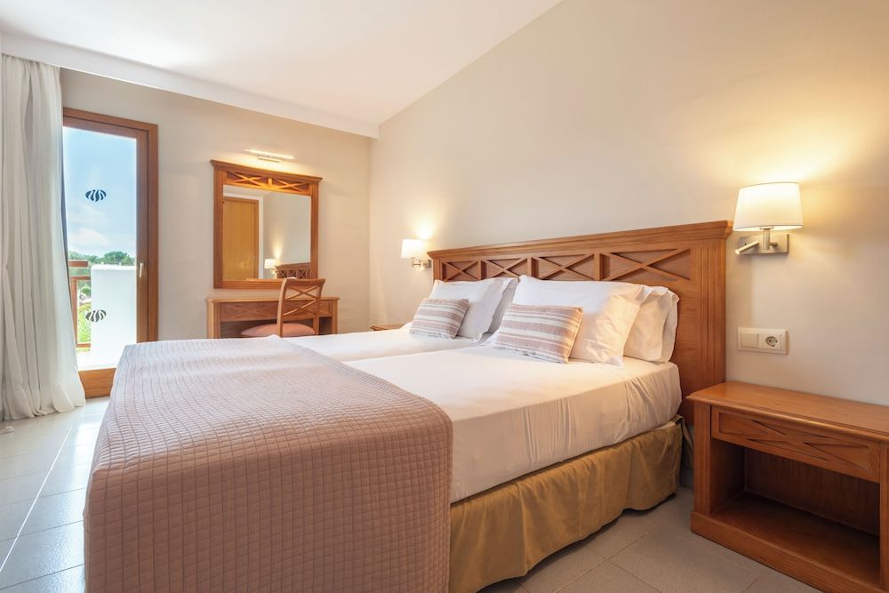 Standard Apartment, 1 Bedroom, Pool View (2 adults + 2 children)